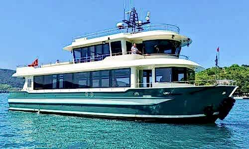 İstanbul Boğazında 80 Kişi Kiralık Gezi Teknesi