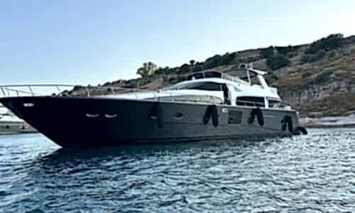 İstanbul Boğazında 25 Kişi Kiralık Lüks Motoryat