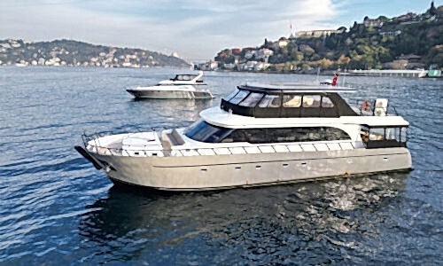 25 metre 70 kişi İstanbul Boğazı Kiralık Gezi Teknesi